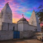 रतनपुर, बिलासपुर, छत्तीसगढ़ में राम टेकरी की पहाड़ी का दृश्य"