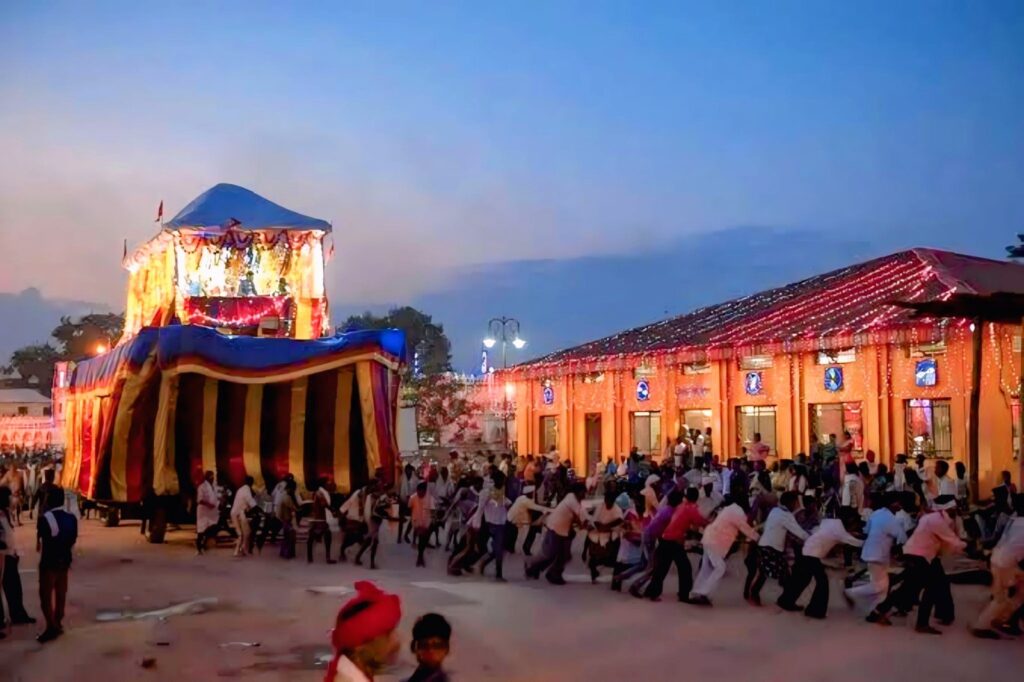 Bastar Dussehra, 74 दिन और नयाखाई के साथ राजा और रथ की कहानी