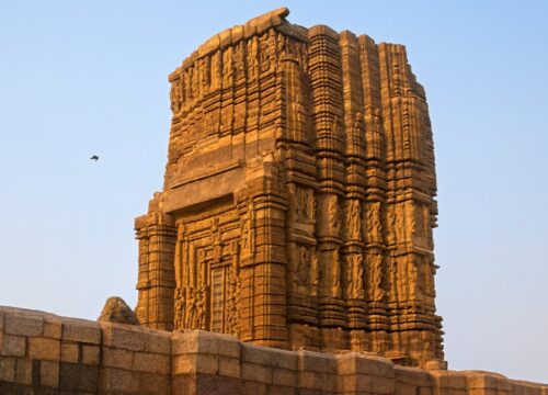 जांजगीर चांपा के प्राचीन मंदिर: विष्णु मंदिर, नकटा मंदिर और एक रात में बनने की कहानी